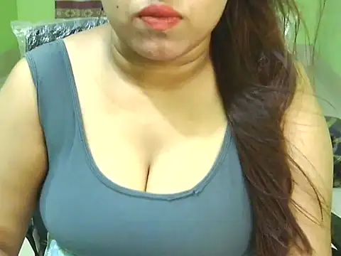 Snapshot of Kiara_pari chatting on 10-16-25, 02:29 Kiara pari online show from 10-16-25, 02:29