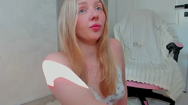 SundyRose online show from 06-21-26, 06:16
