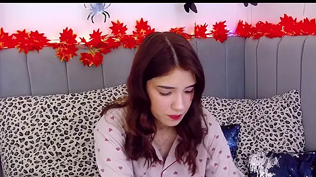 Snapshot of ArielLoove chatting on 10-11-25, 07:51 ArielLoove online show from 10-11-25, 07:51