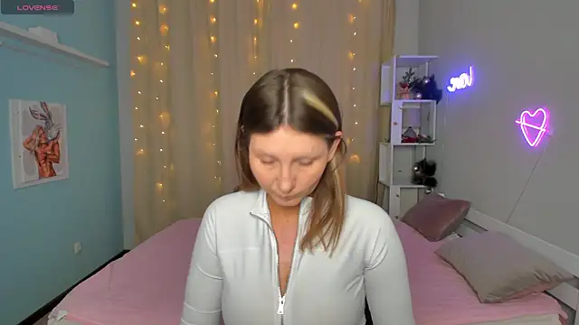 NikkiKiss   online show from 12-22-25, 02:19