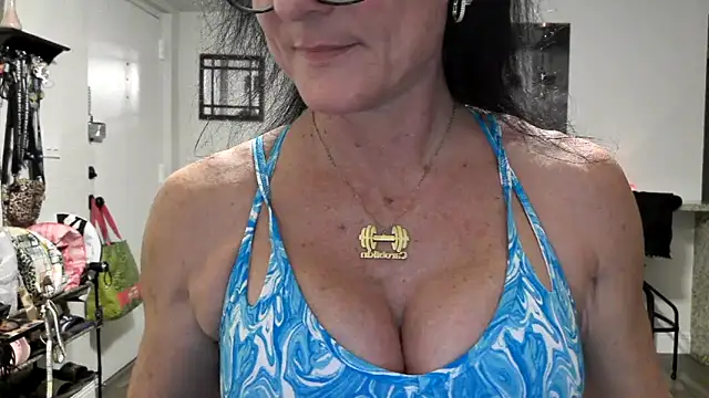 Snapshot of carothepro chatting on 10-23-25, 12:32 carothepro online show from 10-23-25, 12:32