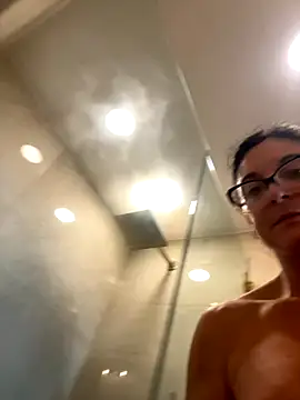 Snapshot of carothepro chatting on 10-28-25, 02:42 carothepro online show from 10-28-25, 02:42