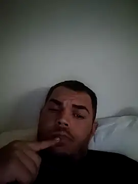 Snapshot of Alexszader36 chatting on 10-17-25, 08:33 Alexszader36 online show from 10-17-25, 08:33