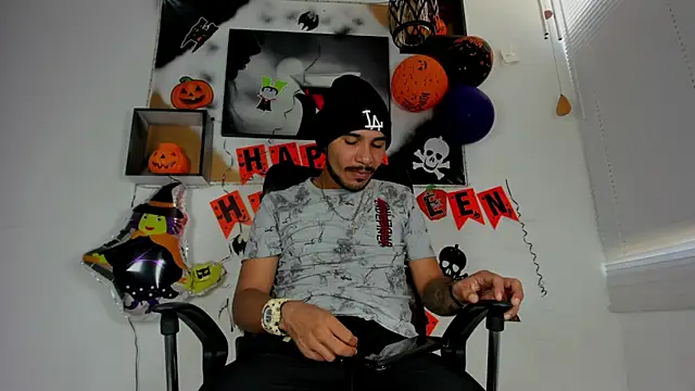 Snapshot of jhapsson_wong chatting on 10-26-25, 02:12 jhapsson wong online show from 10-26-25, 02:12