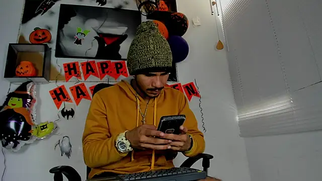 Snapshot of jhapsson_wong chatting on 10-29-25, 02:30 jhapsson wong online show from 10-29-25, 02:30