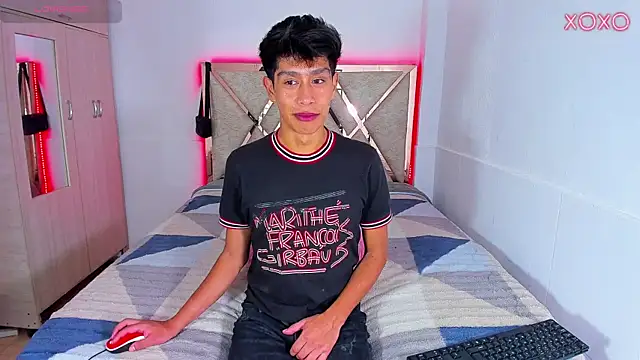 Jacovo2002 online show from 10-15-25, 01:28