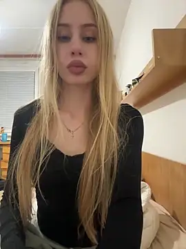 Snapshot of JudithCarly chatting on 12-21-25, 10:17 JudithCarly online show from 12-21-25, 10:17