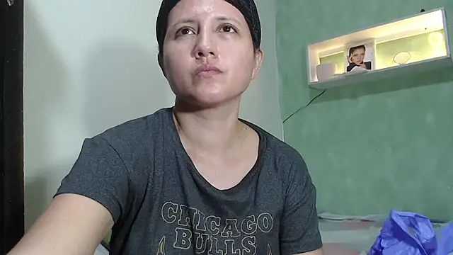 Renata Rivas online show from 07-14-26, 04:06