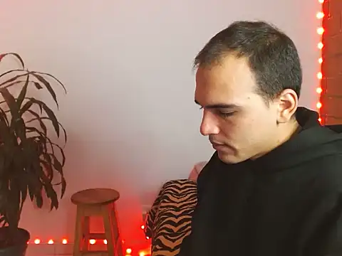 Maax3023 online show from 10-14-25, 01:01