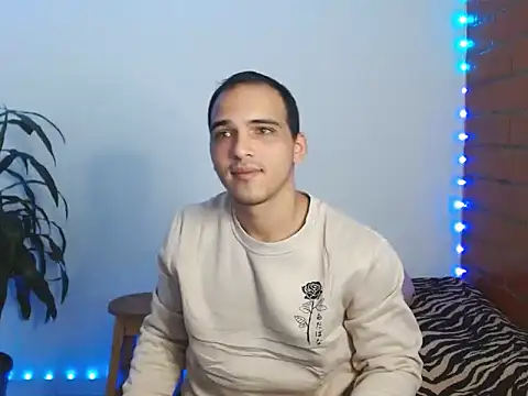 Maax3023 online show from 10-24-25, 01:07