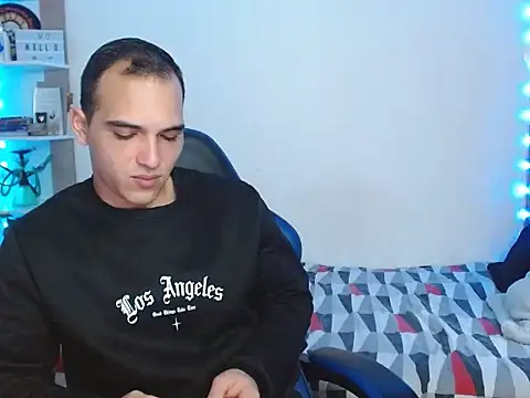 Maax3023 online show from 12-16-25, 05:29