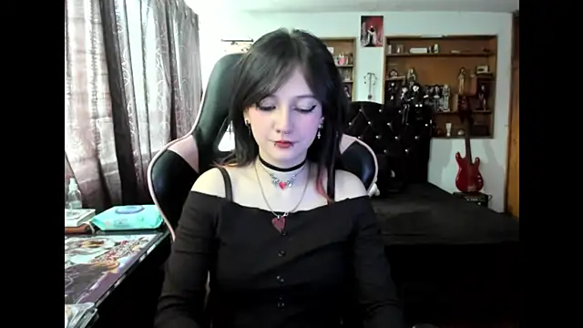 Maki Zein  online show from 11-13-25, 05:45