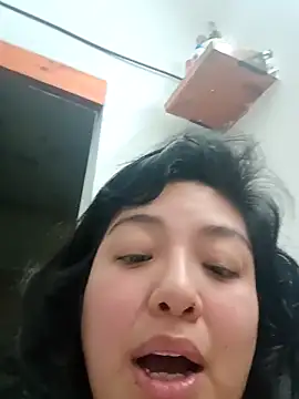 Limoncito027 online show from 10-10-25, 04:11