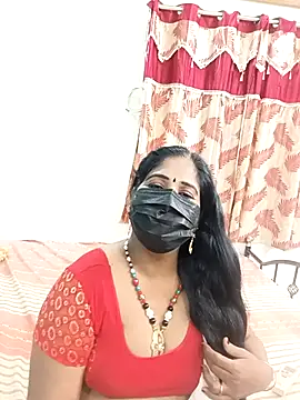 Snapshot of tamil-aunt chatting on 10-11-25, 05:22 tamil-aunt online show from 10-11-25, 05:22