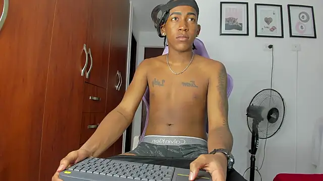 Snapshot of latin_kay1 chatting on 02-20-26, 10:54 latin kay1 online show from 02-20-26, 10:54