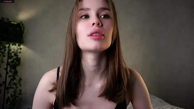 Snapshot of MonetLeitman chatting on 05-21-26, 01:12 MonetLeitman online show from 05-21-26, 01:12