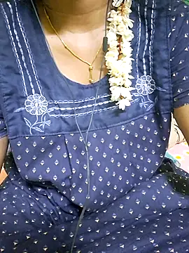 Snapshot of tamil_kanaka chatting on 05-04-26, 11:39 tamil kanaka online show from 05-04-26, 11:39