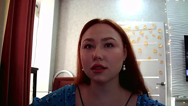 LolaMint  online show from 10-20-25, 10:05