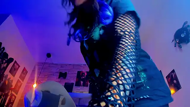 Evangelinejoness  online show from 04-17-26, 12:30