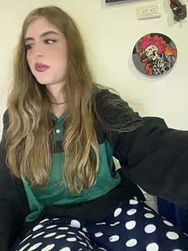 Snapshot of AlessiaLuxx chatting on 07-22-26, 03:09 AlessiaLuxx online show from 07-22-26, 03:09