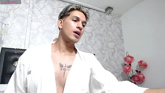 MathiasTaylorr online show from 10-25-25, 03:58