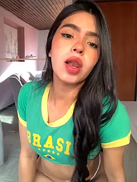 LunaMoore Pink online show from 12-04-25, 12:36