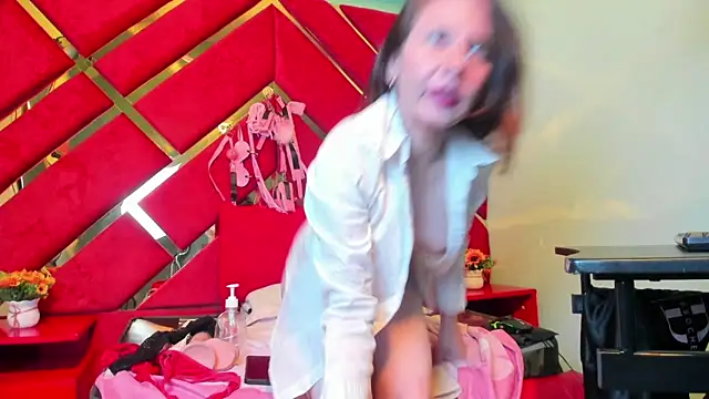 Kylie Bloom online show from 03-22-26, 11:30