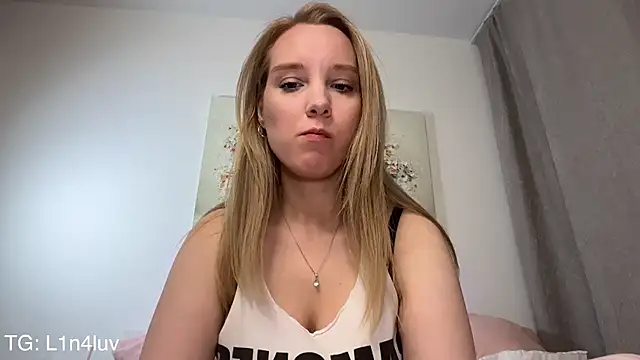 AIicaparkerc online show from 03-31-26, 05:13