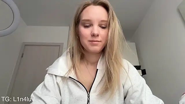 AIicaparkerc online show from 04-04-26, 02:14