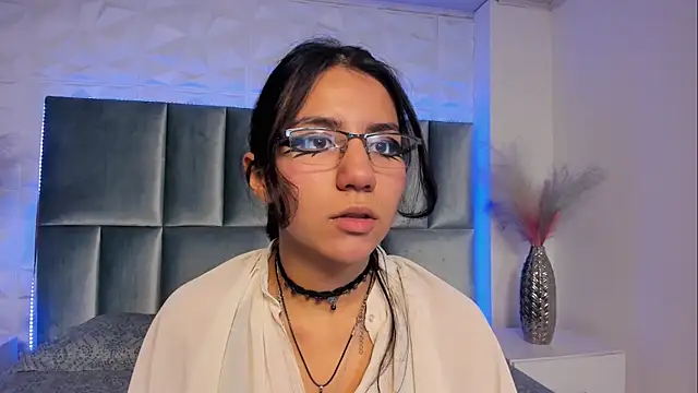 Snapshot of HollyPeach chatting on 11-12-25, 07:46 HollyPeach online show from 11-12-25, 07:46