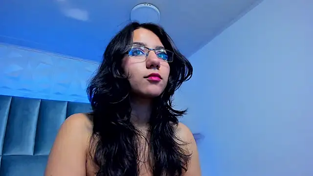 Snapshot of HollyPeach chatting on 11-24-25, 07:57 HollyPeach online show from 11-24-25, 07:57