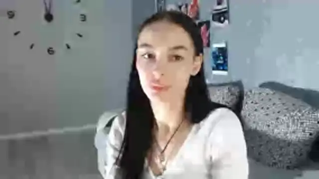 Daphne Darkthorn online show from 10-27-25, 12:58