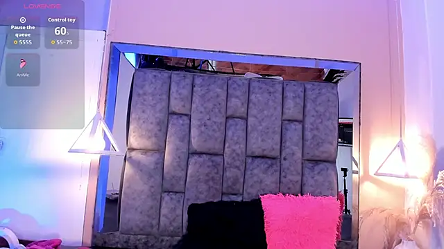 SofiRuiz  online show from 11-07-25, 03:17