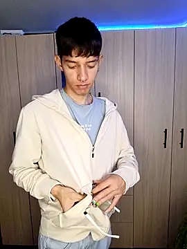 heyy noah11 online show from 11-09-25, 12:42