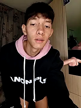 heyy noah11 online show from 12-14-25, 01:33