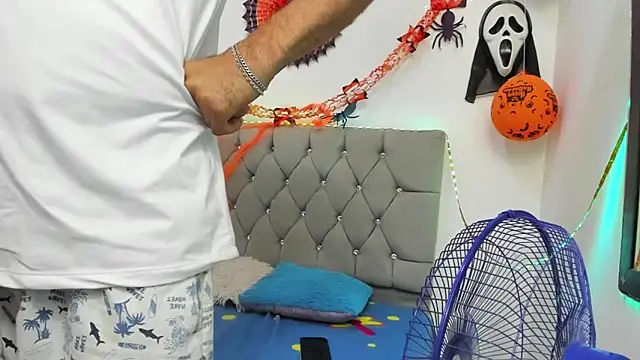 Sofi And Santy online show from 11-03-25, 10:53