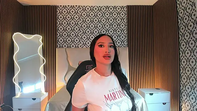 BEELLA TAY1 online show from 04-21-26, 12:11