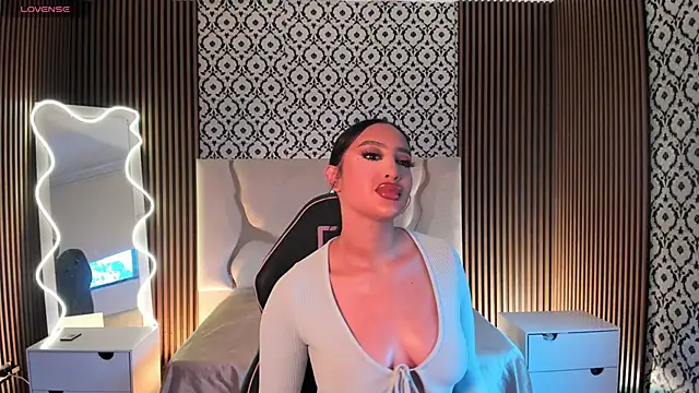 BEELLA TAY1 online show from 04-25-26, 11:46