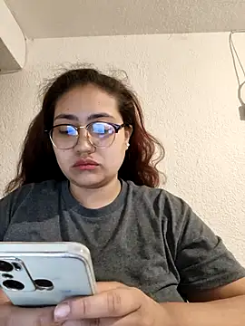 I AM ISABELLA online show from 10-23-25, 04:12