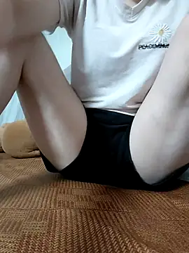 HanhhLa online show from 11-10-25, 09:47