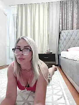ElenabonyX online show from 06-16-26, 07:38
