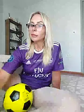 ElenabonyX online show from 06-20-26, 03:04