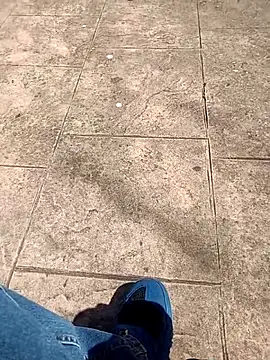 Snapshot of DEWOLT18 chatting on 04-06-26, 01:12 DEWOLT18 online show from 04-06-26, 01:12