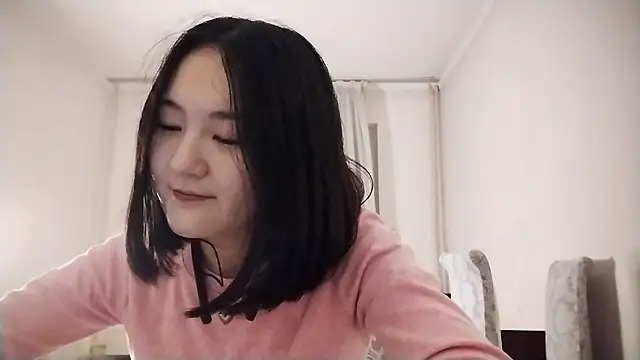 Snapshot of Lyndasilk chatting on 10-29-25, 02:19 Lyndasilk online show from 10-29-25, 02:19