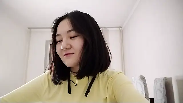 Snapshot of Lyndasilk chatting on 11-04-25, 02:05 Lyndasilk online show from 11-04-25, 02:05