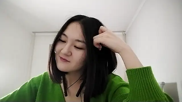 Snapshot of Lyndasilk chatting on 11-06-25, 03:13 Lyndasilk online show from 11-06-25, 03:13