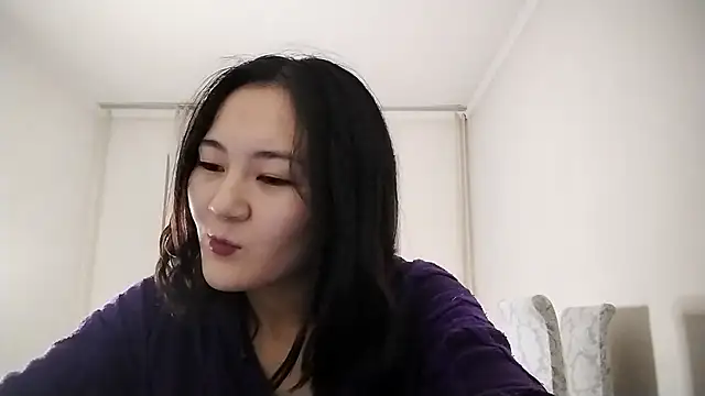 Snapshot of Lyndasilk chatting on 11-16-25, 02:11 Lyndasilk online show from 11-16-25, 02:11