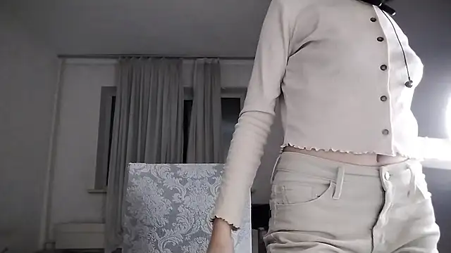 Snapshot of Lyndasilk chatting on 11-19-25, 03:12 Lyndasilk online show from 11-19-25, 03:12