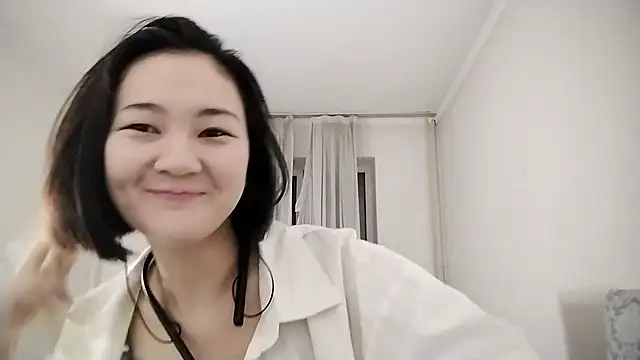 Snapshot of Lyndasilk chatting on 11-23-25, 03:23 Lyndasilk online show from 11-23-25, 03:23