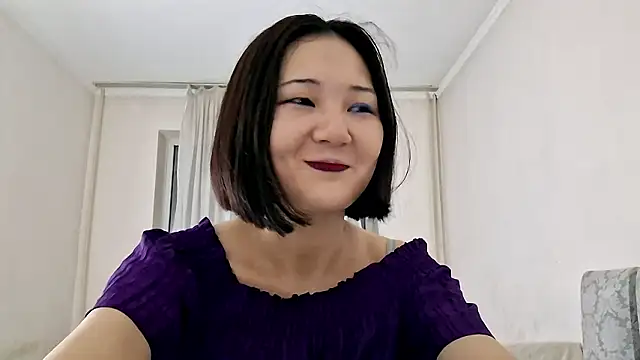 Snapshot of Lyndasilk chatting on 02-25-26, 02:48 Lyndasilk online show from 02-25-26, 02:48